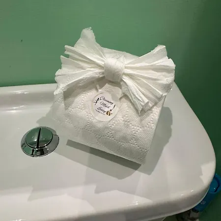 The Slipway * ويتبي