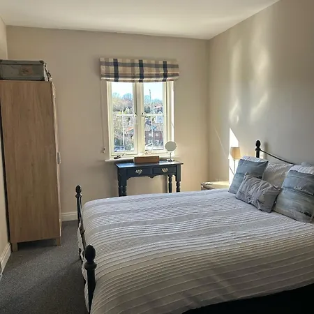 The Slipway * ويتبي